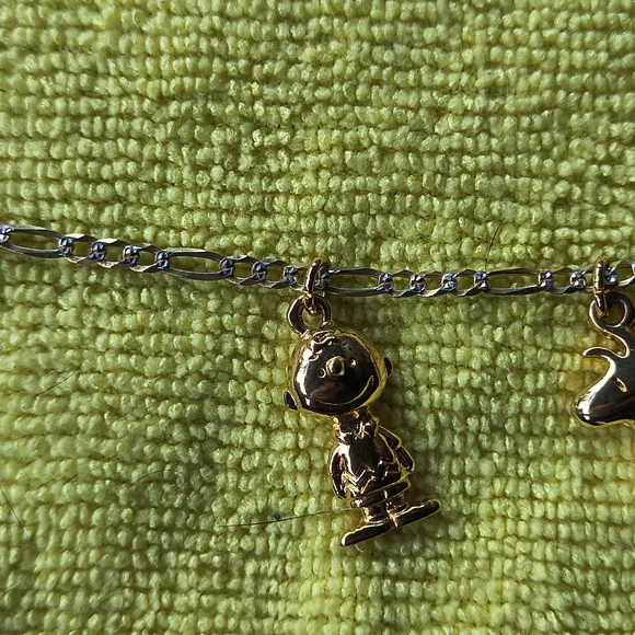 Peanuts Limited Edition Gold Charm Necklace - Picture 6 of 6